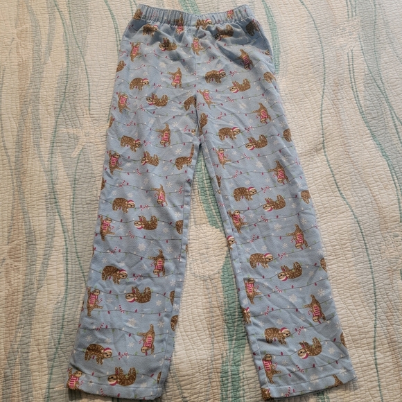 Adorable sloth flannel holiday pajamas, size 12 - Picture 2 of 4